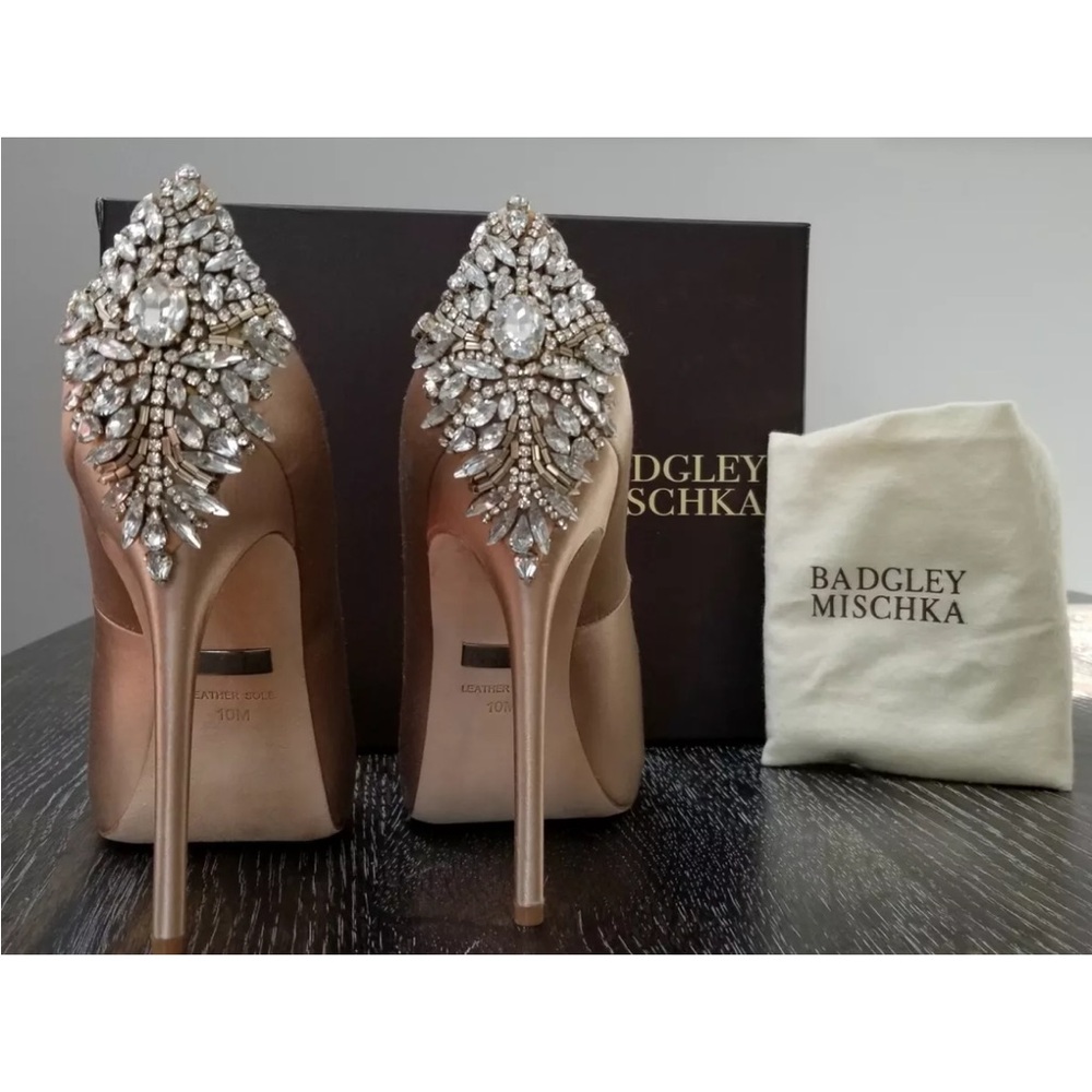 Badgley Mischka Kiara Peep Toe Platform Pumps Latte